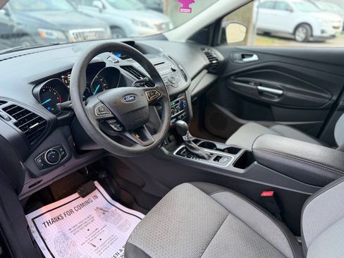 Used 2017 Ford Escape SE image 11