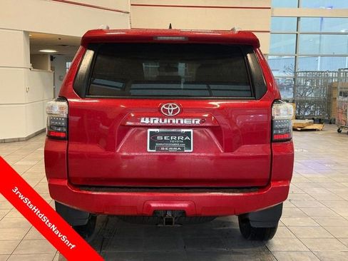 Used 2016 Toyota 4Runner SR5 Premium image 4