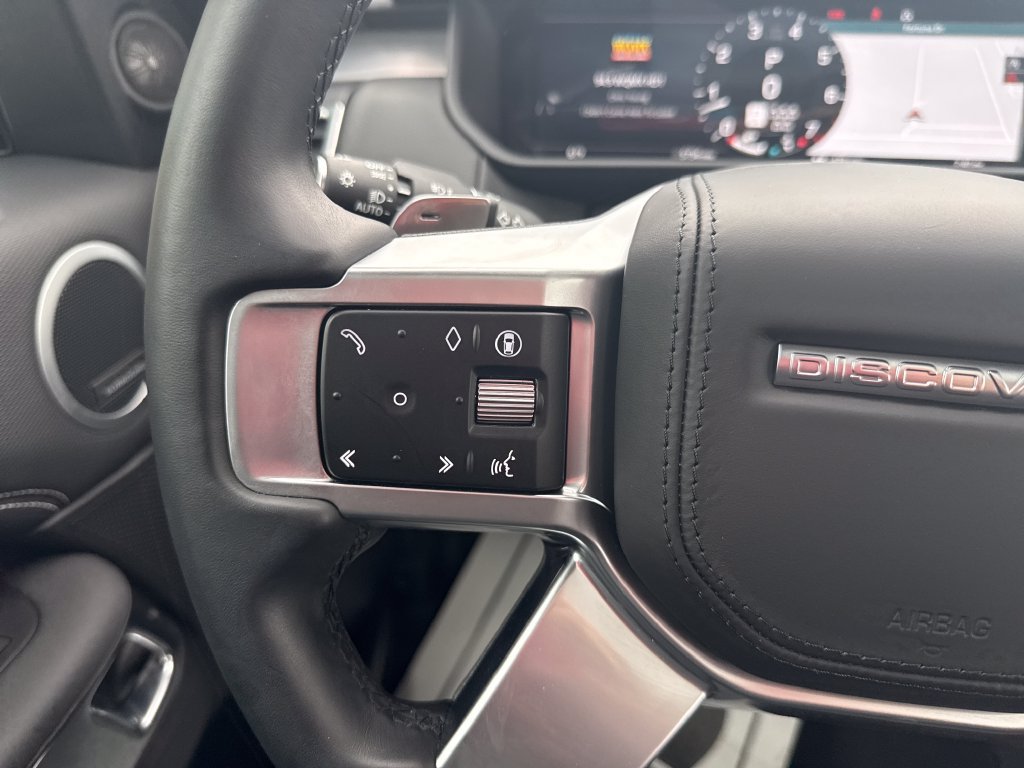 Used 2026 Land Rover Discovery Limited Edition AWD/4WD image 22