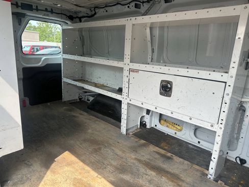 Used 2015 Ford Transit 250 130 Low Roof RWD image 15