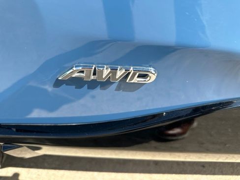 Used 2025 Toyota RAV4 SE AWD/4WD image 3