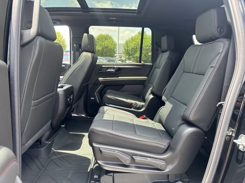 New 2026 Chevrolet Suburban RST w/ RST Capability Package AWD/4WD image 14