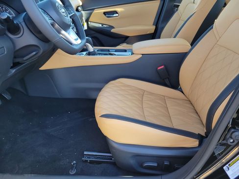 New 2025 Nissan Sentra SV w/ SV Premium Package image 11