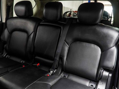 Used 2024 Nissan Armada SL image 40