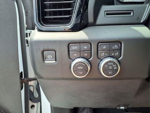 Certified 2024 GMC Sierra 1500 AT4 w/ AT4 Preferred Package AWD/4WD image 23