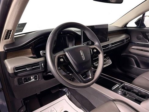 Used 2024 Lincoln Corsair Reserve w/ Jet Appearance Package image 9