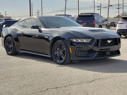 Used 2025 Ford Mustang GT image 6