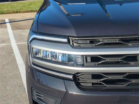 Certified 2023 Ford Expedition XLT image 10