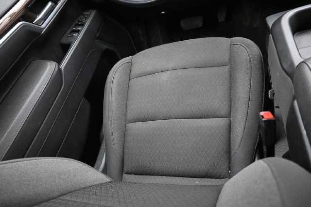 Used 2025 Chevrolet Silverado 2500 LT w/ Convenience Package AWD/4WD image 8