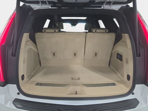 Used 2023 Cadillac Escalade Premium Luxury RWD image 13