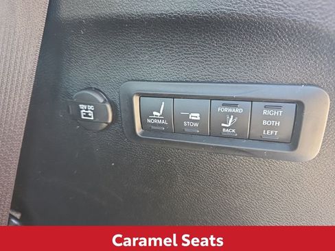 Used 2022 Chrysler Pacifica Pinnacle image 15