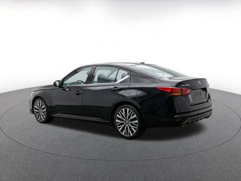 Used 2025 Nissan Altima 2.5 SV FWD image 5