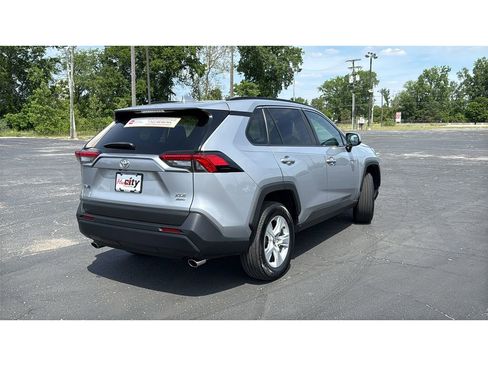 Certified 2020 Toyota RAV4 XLE w/ Convenience Package AWD/4WD image 9