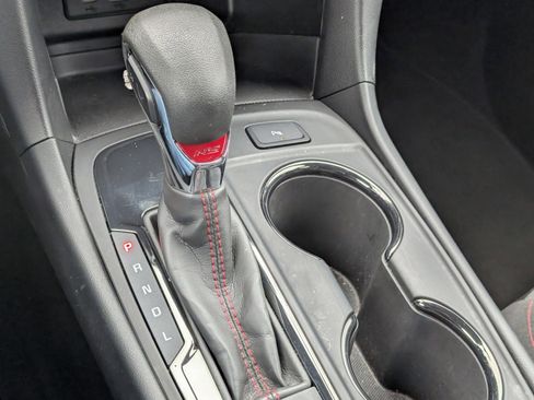 Used 2022 Chevrolet Equinox RS w/ Infotainment Package image 21