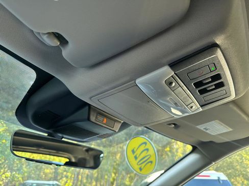 Used 2022 Nissan Rogue SL w/ SL Premium Package image 31