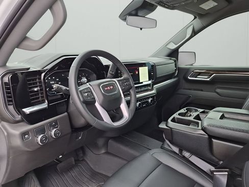 Used 2024 GMC Sierra 1500 Elevation image 29