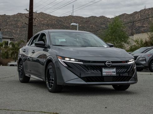 New 2026 Nissan Sentra SR w/ Floor Mat Package image 2