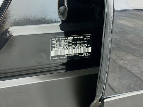 Used 2025 Mitsubishi Outlander SE FWD image 38