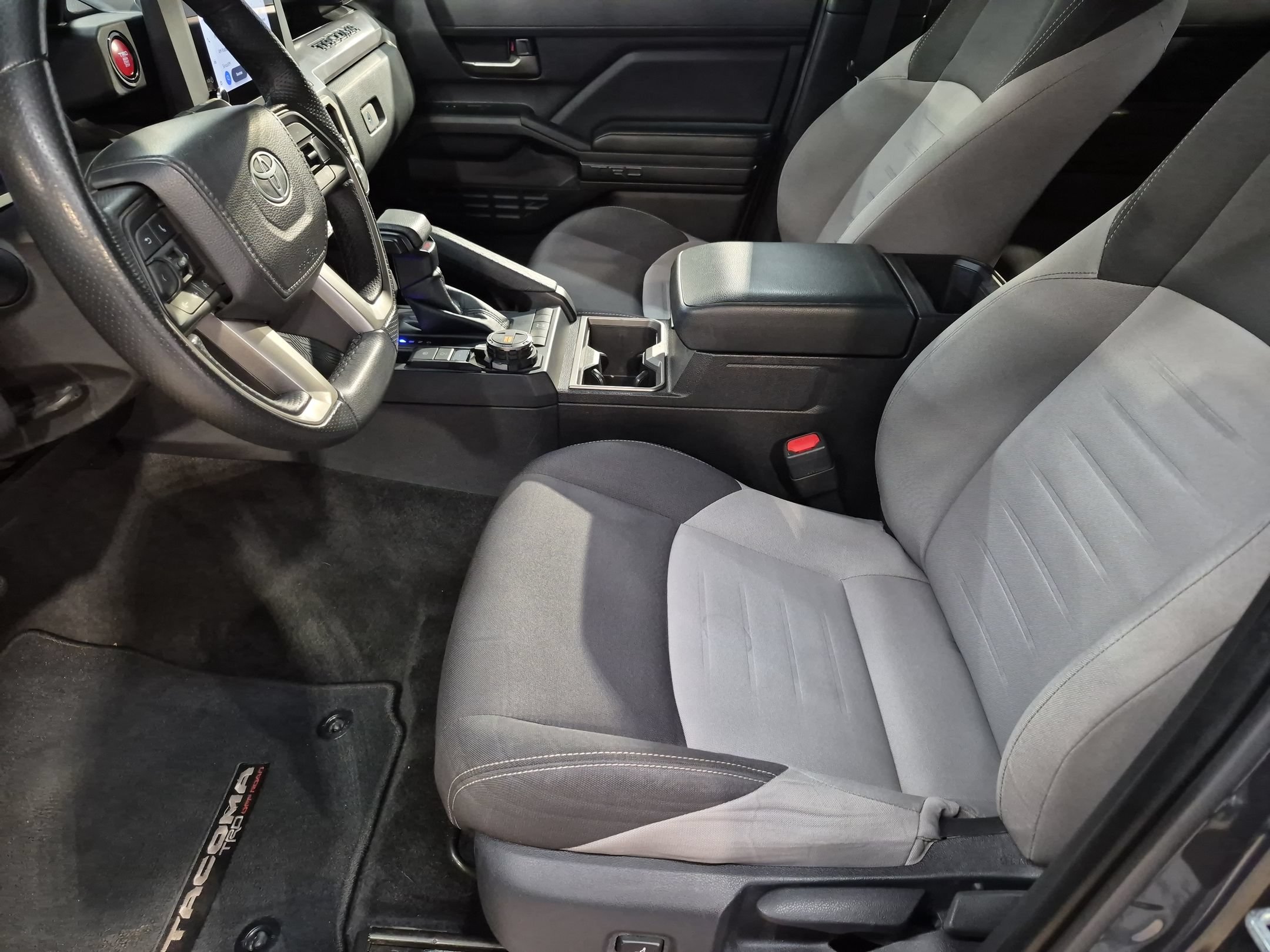 Used 2025 Toyota Tacoma TRD Off-Road AWD/4WD image 24