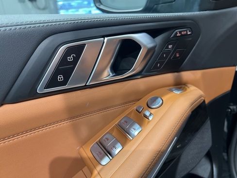 Used 2023 BMW X7 xDrive40i image 16