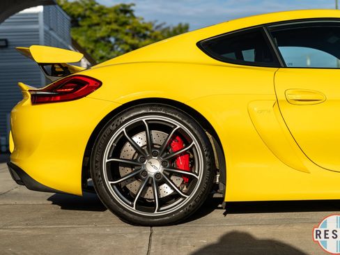 Used 2016 Porsche Cayman GT4 RWD image 27
