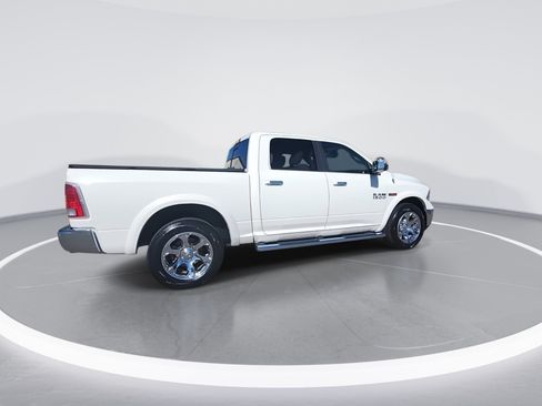 Used 2018 RAM 1500 Laramie w/ Convenience Group AWD/4WD image 3