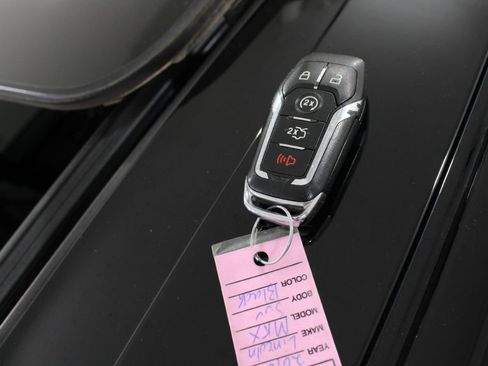 Used 2016 Lincoln MKX Select w/ Select Plus Package AWD/4WD image 11