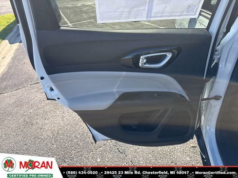 Used 2025 Jeep Compass Limited image 22