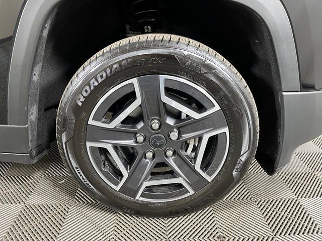 Used 2026 Jeep Cherokee Laredo AWD/4WD image 9