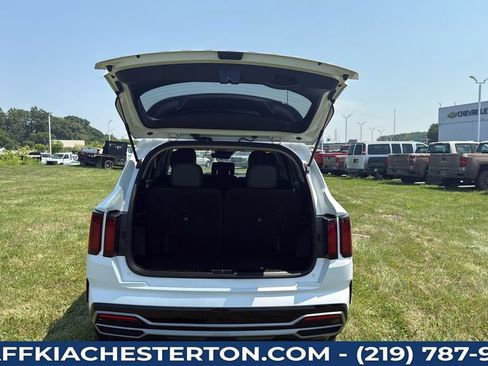 Used 2022 Kia Sorento S FWD image 25