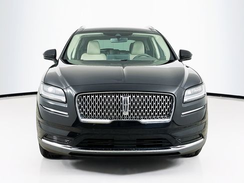 Used 2022 Lincoln Nautilus FWD w/ Premium Package image 2