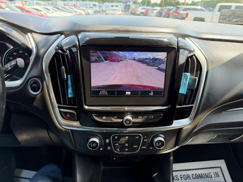 Used 2020 Chevrolet Traverse LT FWD image 15