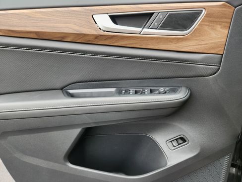New 2026 Volkswagen Atlas SE image 16