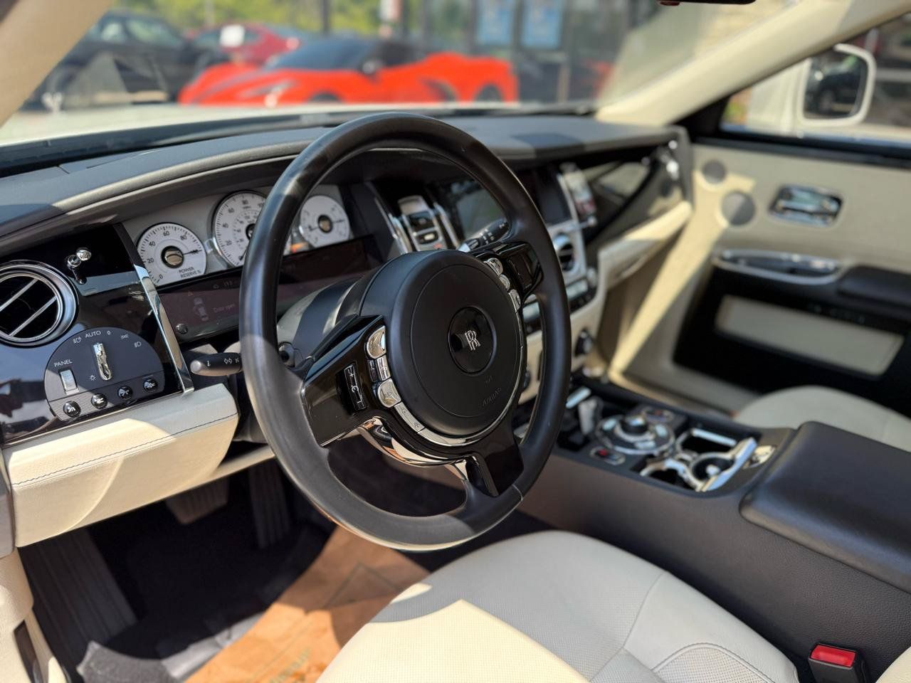 Used 2011 Rolls-Royce Ghost RWD image 23