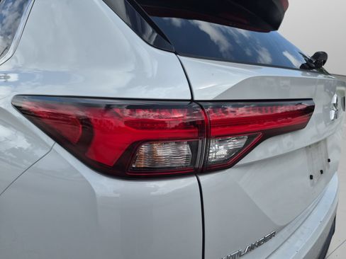 Used 2023 Mitsubishi Outlander SE Black Edition AWD/4WD image 33