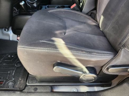 Used 2014 Jeep Wrangler Rubicon w/ Power Convenience Group image 23