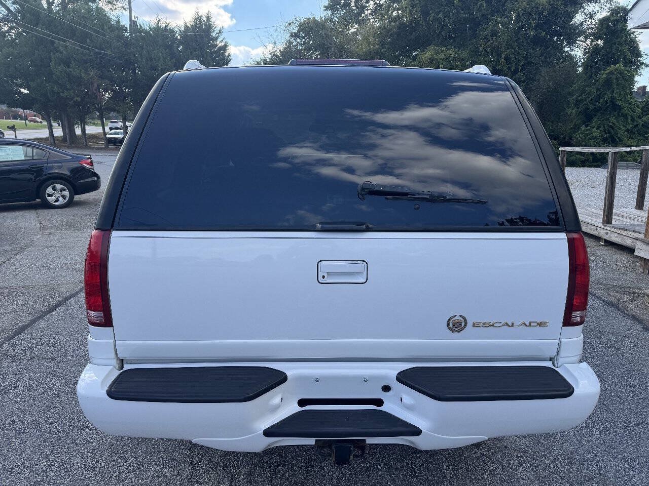 Used 1999 Cadillac Escalade 4WD image 4