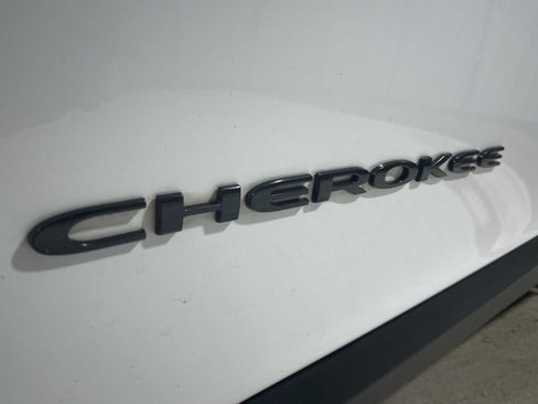 Used 2016 Jeep Cherokee High Altitude image 7