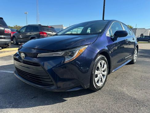 Used 2023 Toyota Corolla LE FWD image 3