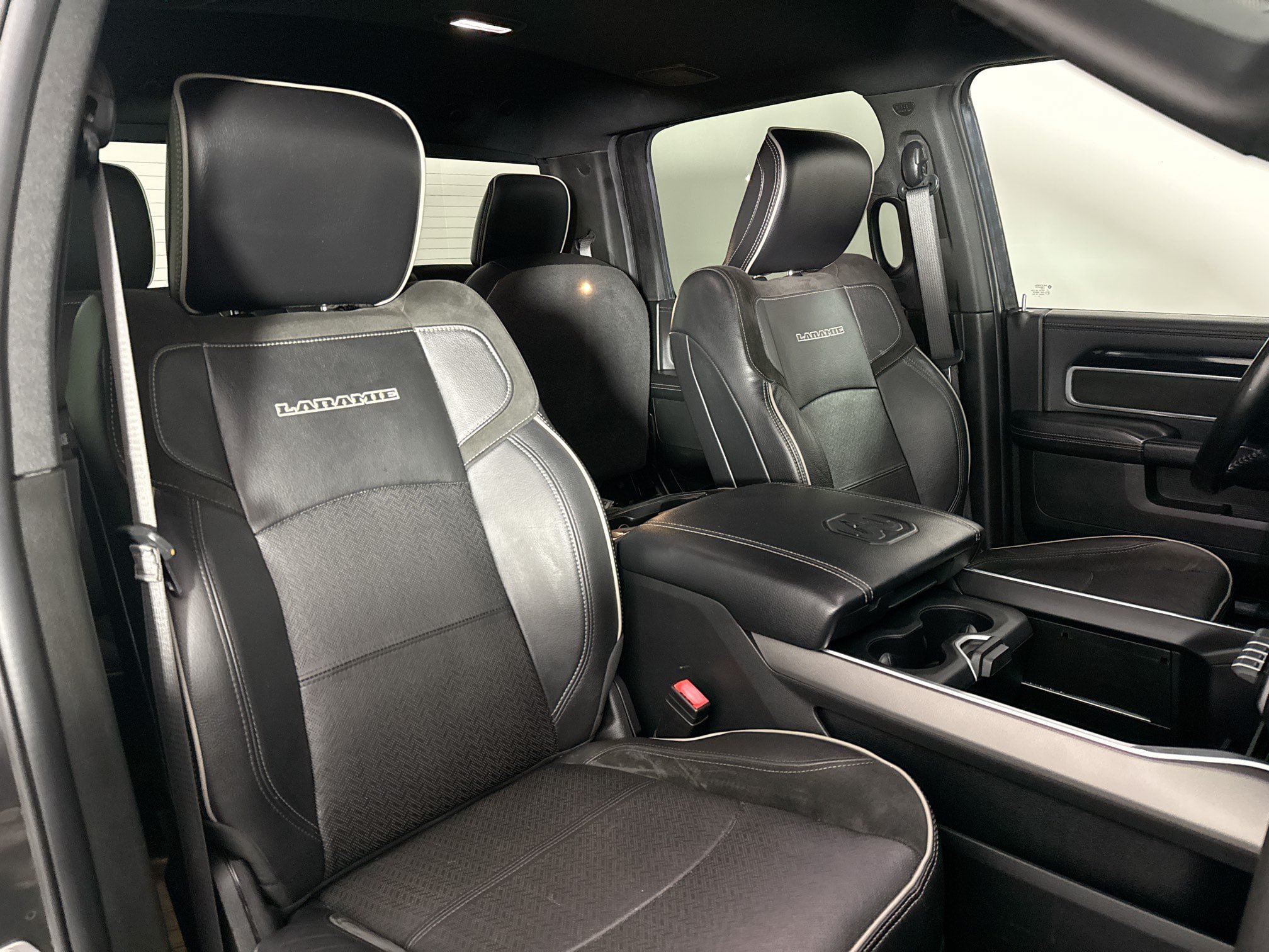 Used 2020 RAM 3500 Laramie AWD/4WD image 35