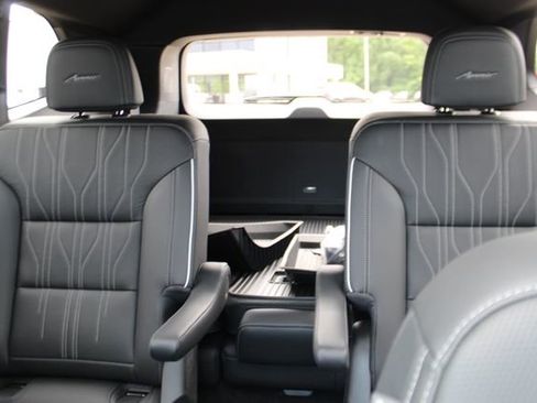 Used 2025 Buick Enclave Avenir w/ Trailering Package, 5000 lbs. FWD image 24