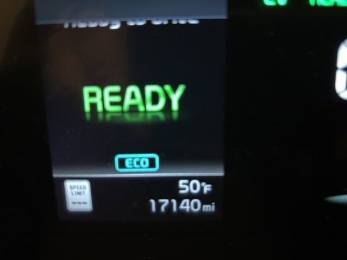 Certified 2023 Kia Niro EX Touring image 12