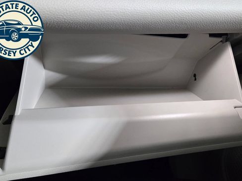 Used 2024 Chrysler Pacifica Limited FWD image 20