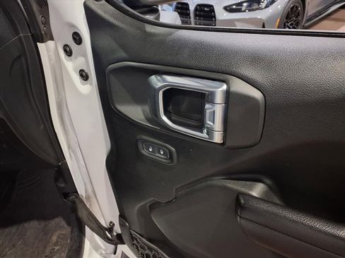Certified 2021 Jeep Wrangler Willys image 14