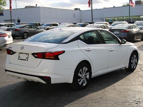 Certified 2025 Nissan Altima 2.5 S FWD image 8