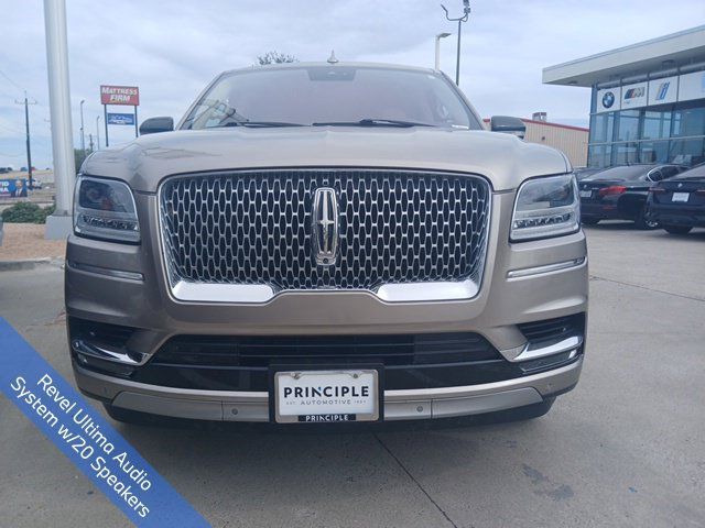 Used 2019 Lincoln Navigator L Reserve w/ Cargo Package AWD/4WD image 2