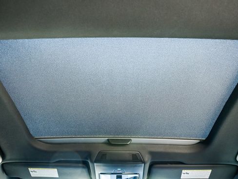 Used 2024 Volkswagen Golf R 2.0T image 16