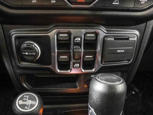 Used 2022 Jeep Wrangler Unlimited Sport AWD/4WD image 35