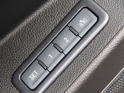 Used 2018 Chevrolet Tahoe LT AWD/4WD image 19