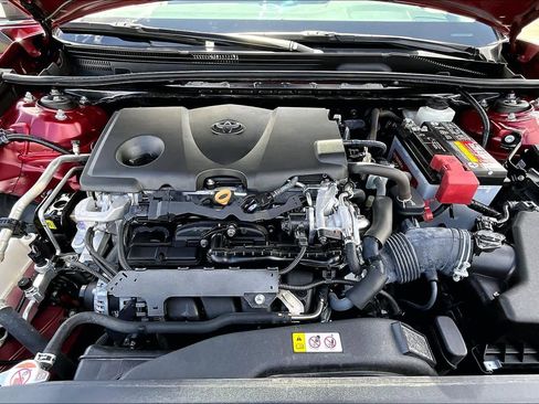 Used 2020 Toyota Camry LE image 30
